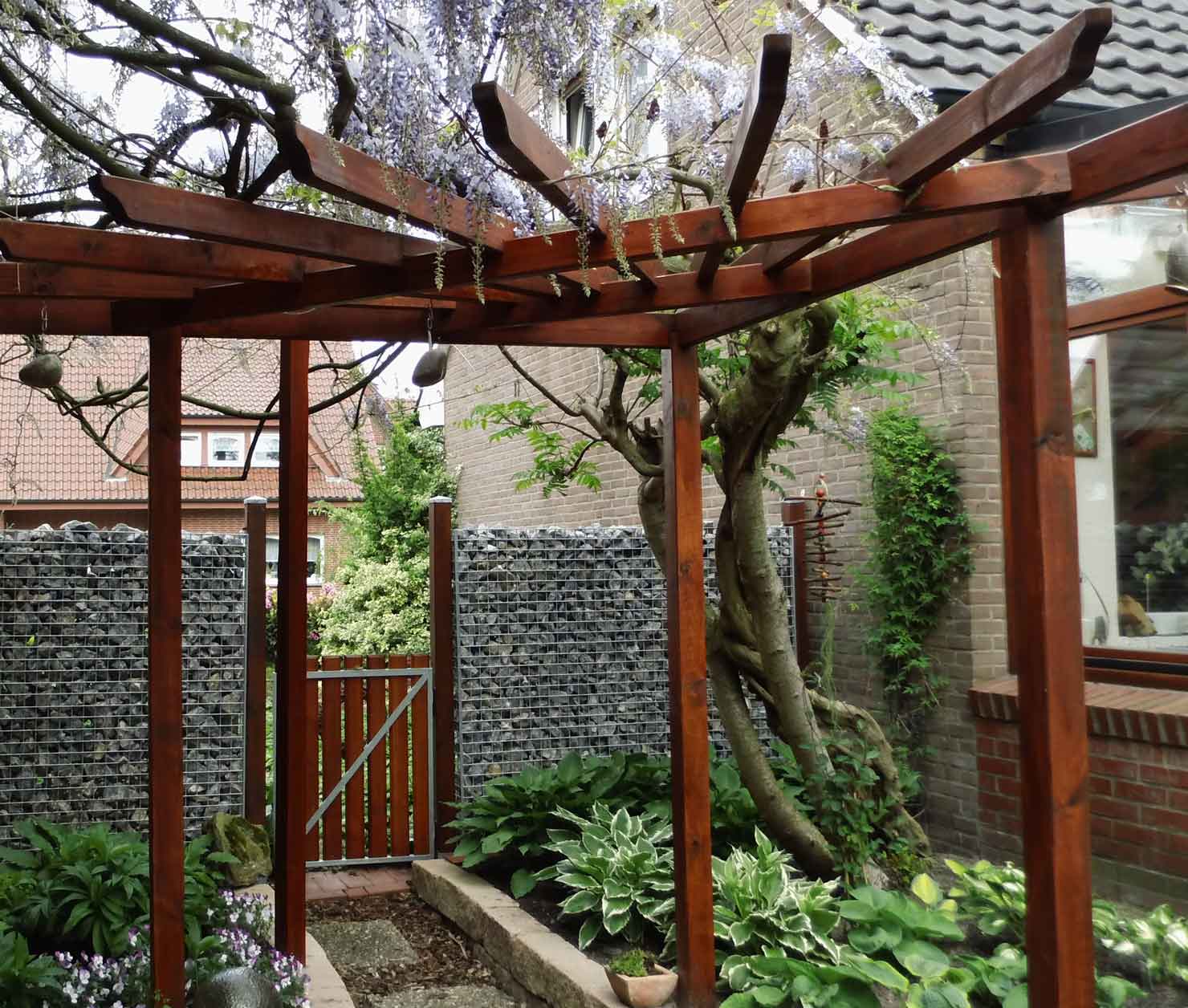 Eck-Pergola "Azzara", nachträglich lasiert Eck-Pergola "Azzara", nachträglich lasiert