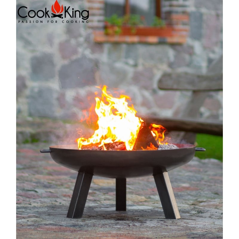 Cook King Feuerschale Polo brennend Cook King Feuerschale Polo brennend