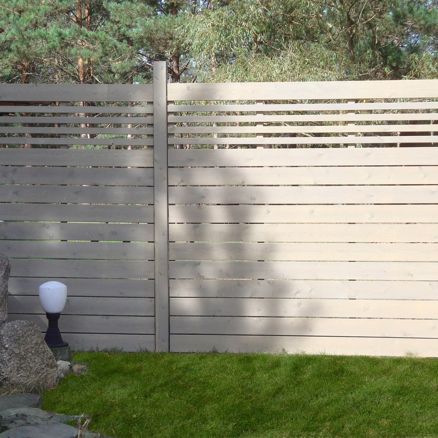 Design-Zaun Nero – aus Fichtenholz lasiert Design-Zaun Nero – aus Fichtenholz lasiert