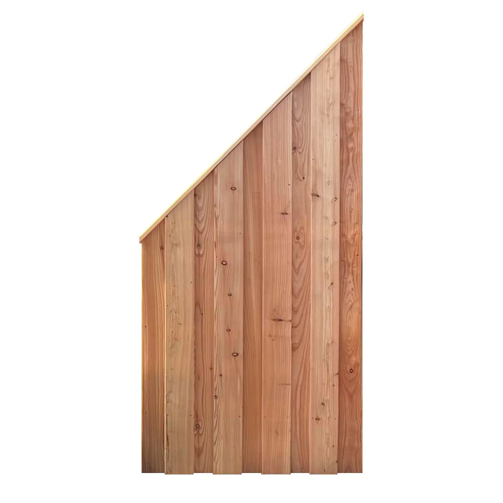 AlpenLärche Solid 180 x 180 cm Schräg abgeschnittenes Holzpaneel aus senkrechten Zedernlatten mit sichtbarer Maserung und vereinzelten Astlöchern, freigestellt auf weißem Hintergrund