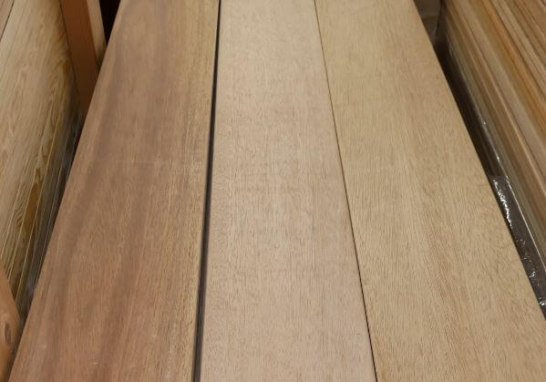 Meranti Konstruktionsholz, 27 x 140 mm Meranti Konstruktionsholz, 27 x 140 mm
