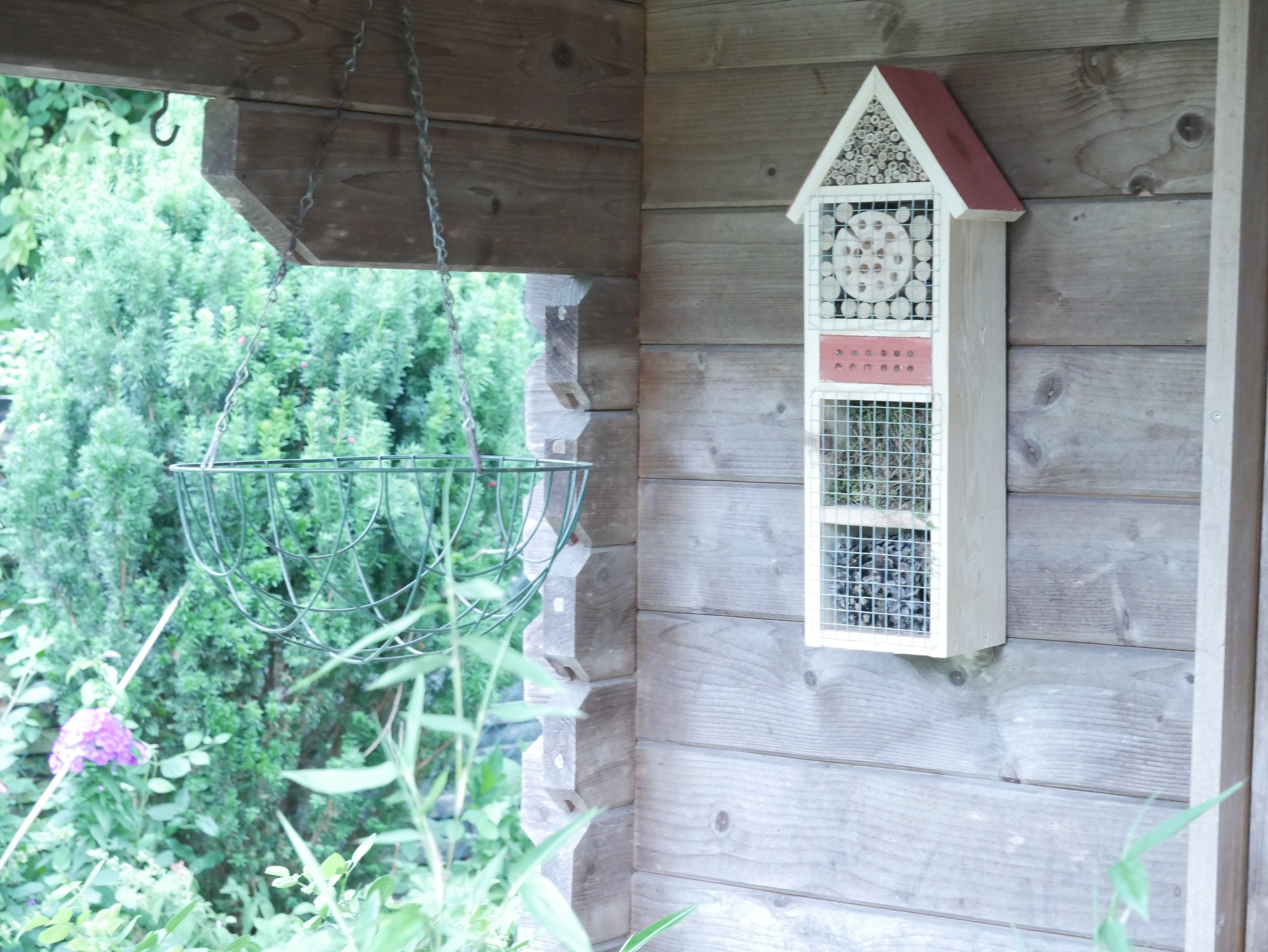 Insektenhaus -Insektenhotel