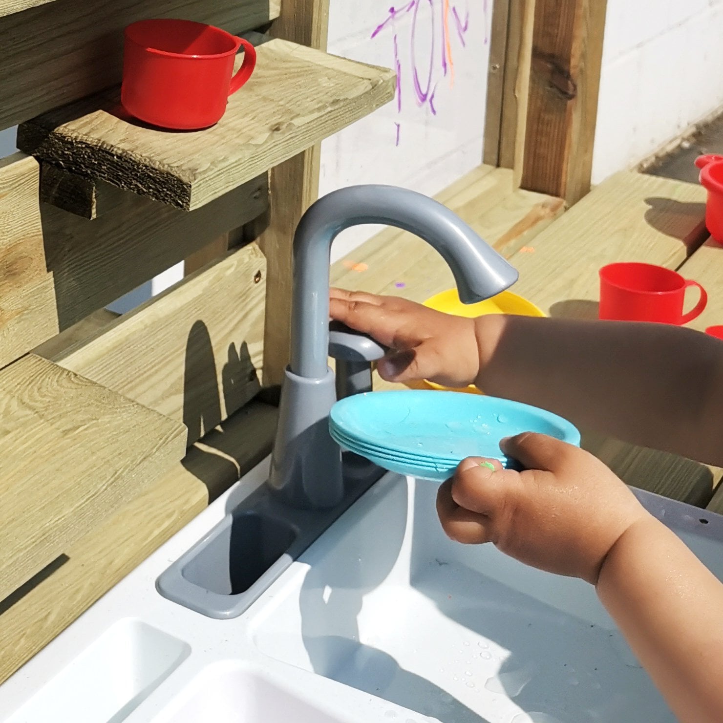Spielküche Roxy – Wasserhahn zum Pumpen Spielküche Roxy – Wasserhahn zum Pumpen