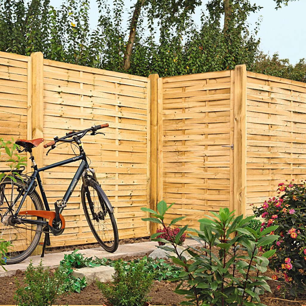 Abb. zeigt Lamellenzäune 180x180, 150x180 und 90x180 cm mit Pfosten