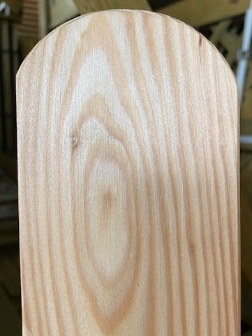 Friesen Zaunbrett aus Lärche mit gerundetem Kopf, naturbelassen und kammergetrocknet, 18 x 88 mm Friesenzaun Stakete 18 x 88 mm