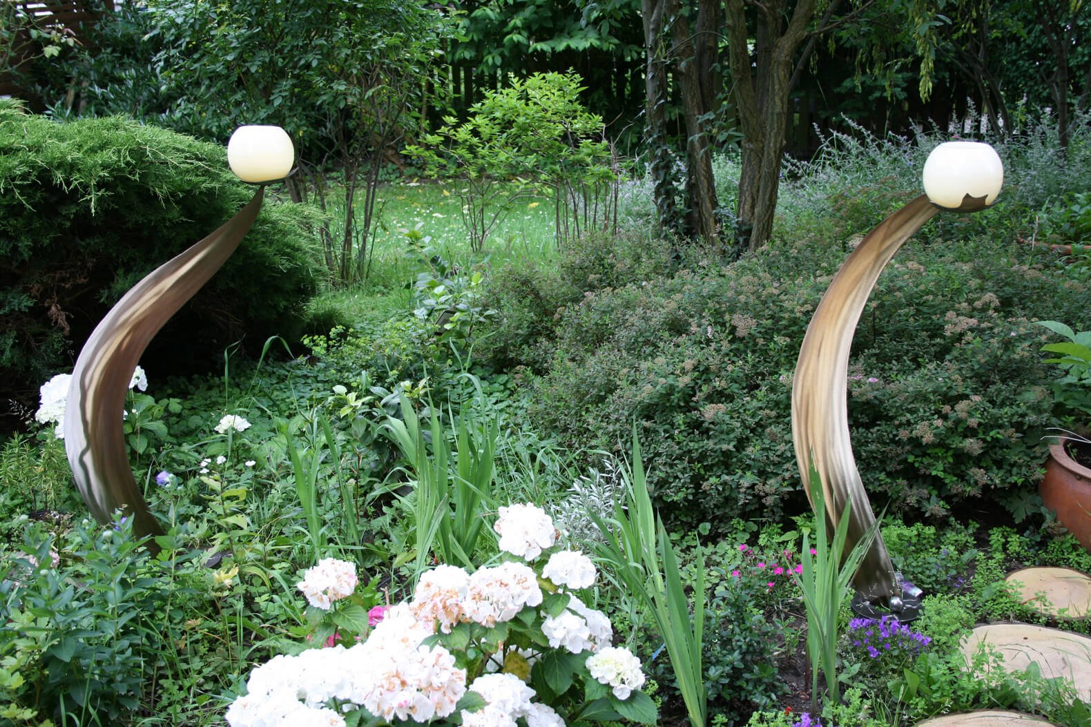s98003 und 98004 im Garten s98003 und 98004 im Garten
