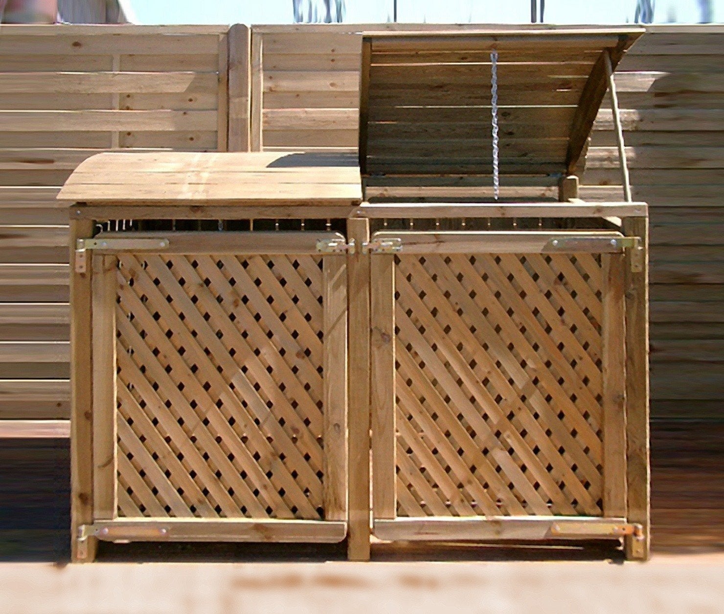 Mülltonnenbox für zwei 240-Liter-Tonnen Mülltonnenbox für zwei 240-Liter-Tonnen