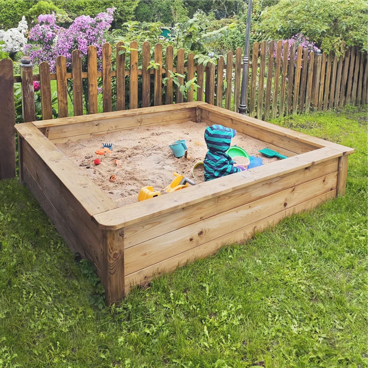 Sandkasten Paula aus Fichte – 46 cm hoch Sandkasten Paula aus Fichte – 46 cm hoch