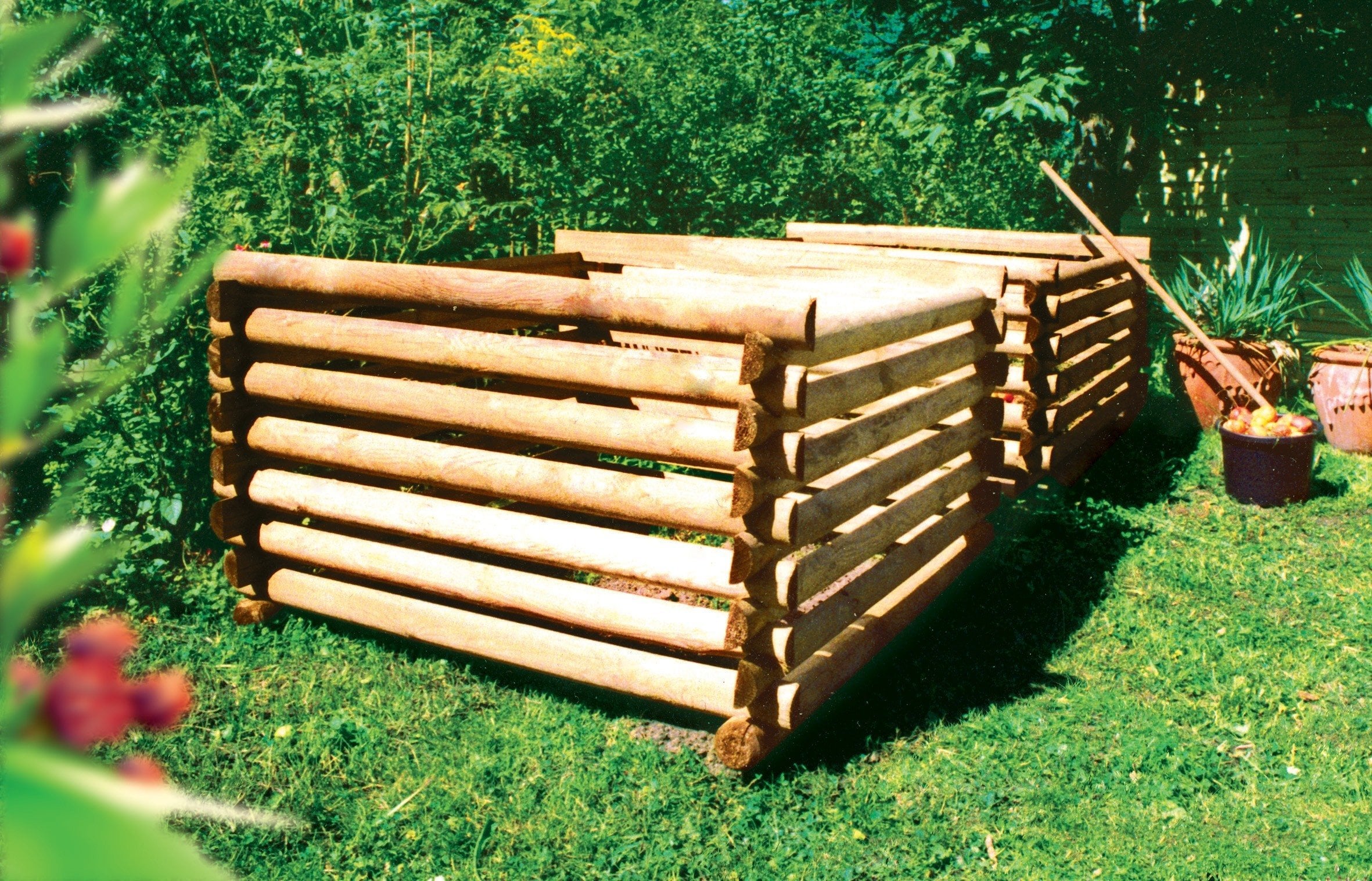 auf dem Bild sichtbar 2 Komposter der Größe 125x125 cm auf dem Bild sichtbar 2 Komposter der Größe 125x125 cm