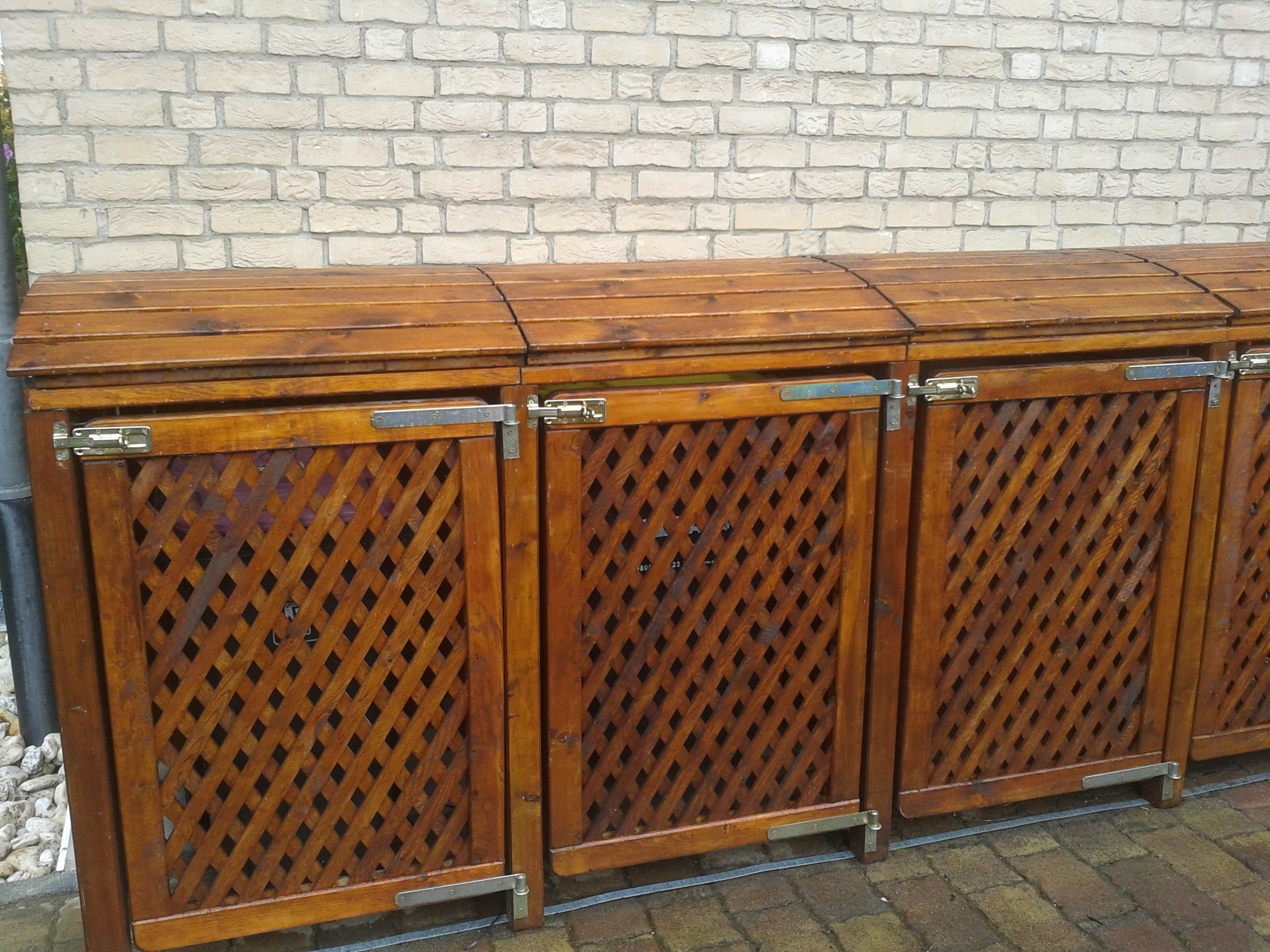 Mülltonnenbox 3 x 120l, vom Kunden lasiert