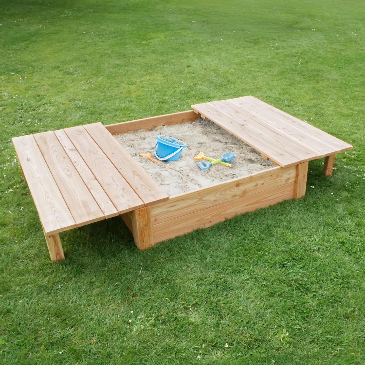 Sandkasten Oskar – 125 x 125 x 31 cm Sandkasten Oskar – 125 x 125 x 31 cm