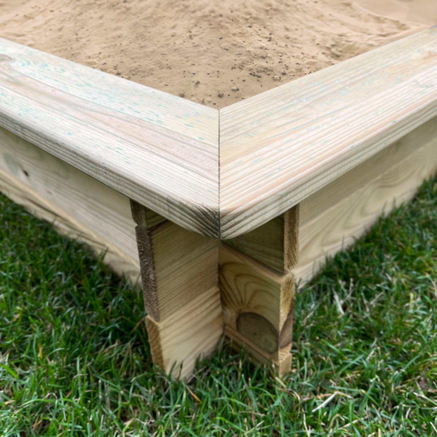 Sandkasten Sandra – Detailansicht