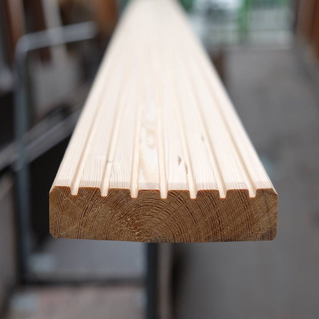 Lärchenbrett 2,7 cm stark und 14,2 cm breit
