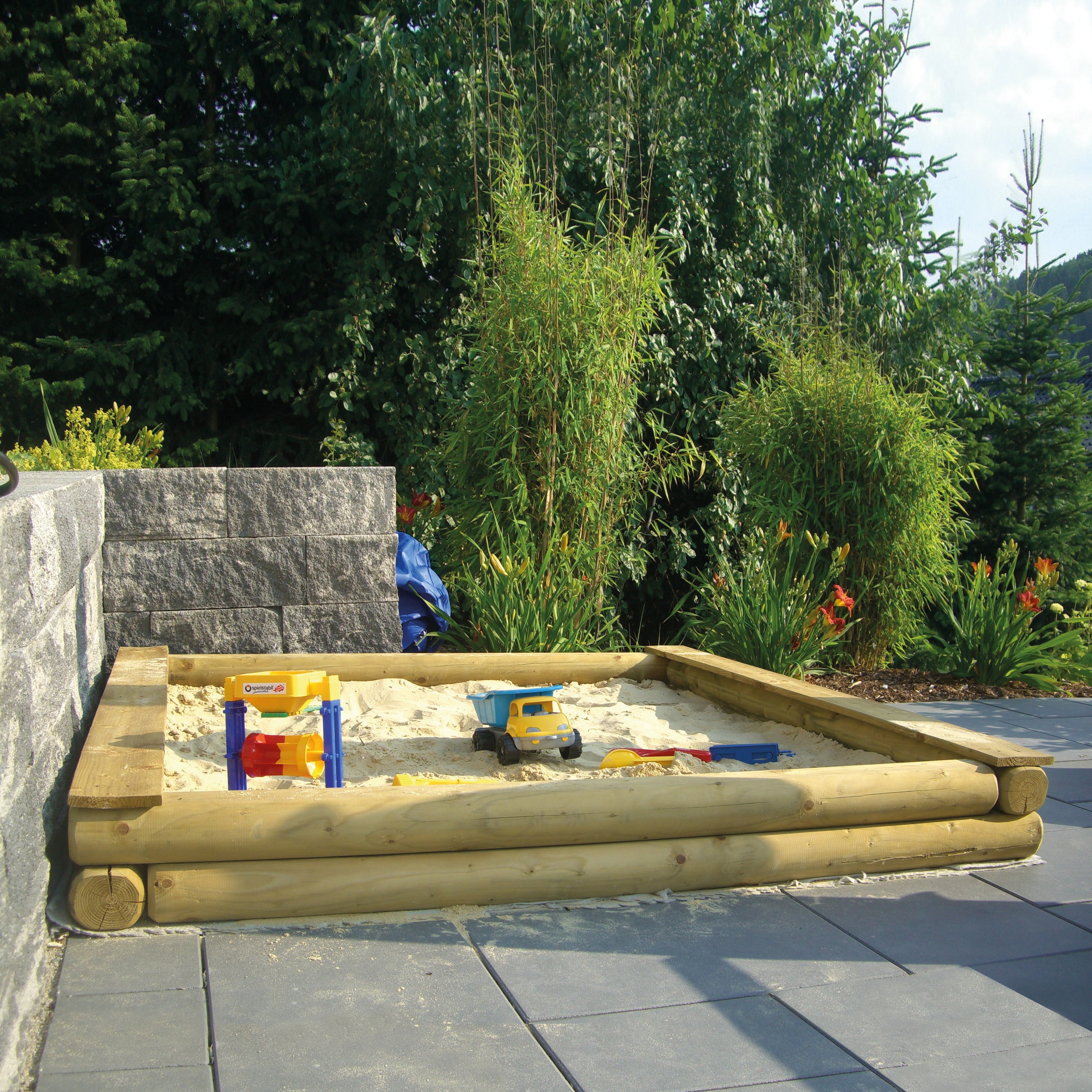 Sandkasten Klausi 200 x 200 cm Sandkasten Klausi 200 x 200 cm