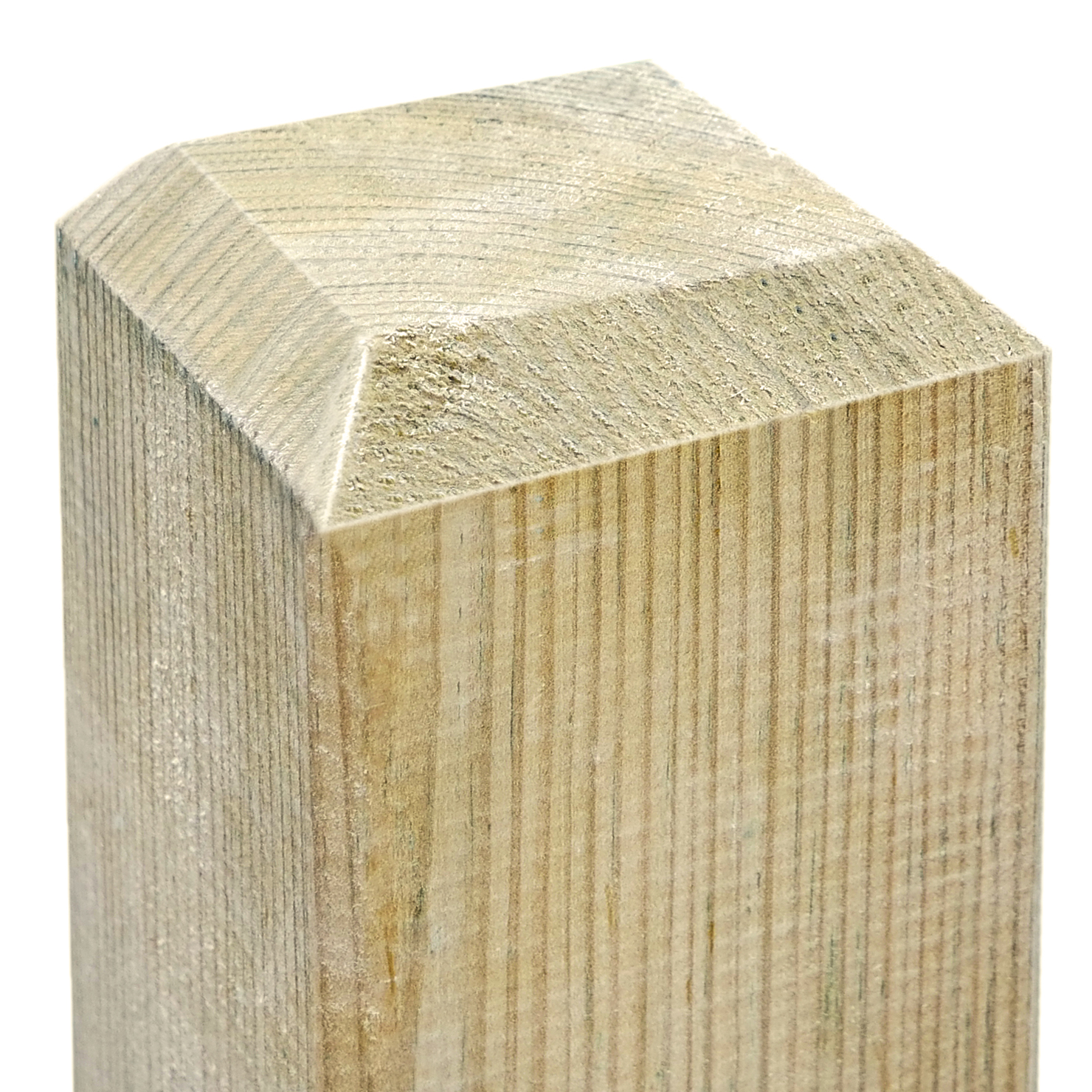 Pfosten mit Pyramidenkopf aus Kiefer, 9 x 9 x 90 cm Holzpfosten aus Kiefer mit pyramidenförmigem Kopf, gezeigt in Nahaufnahme; Maße 9 x 9 x 90 cm.