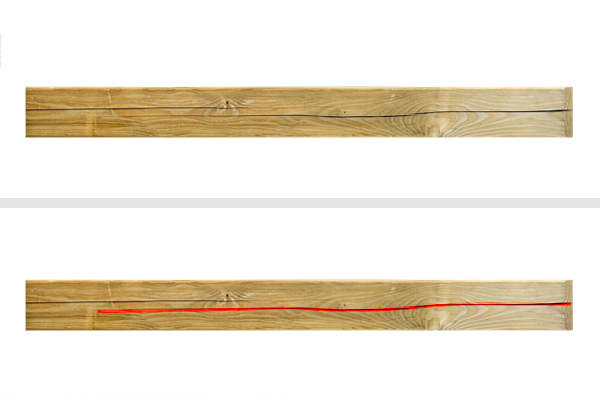 Zwei lange, helle Holzbohlen horizontal übereinander auf weißem Hintergrund; obere Bohle zeigt natürliche Maserung und eine dünne dunkle Linie, untere Bohle weist zusätzlich eine eingezeichnete rote Linie entlang der Holzmaserung auf