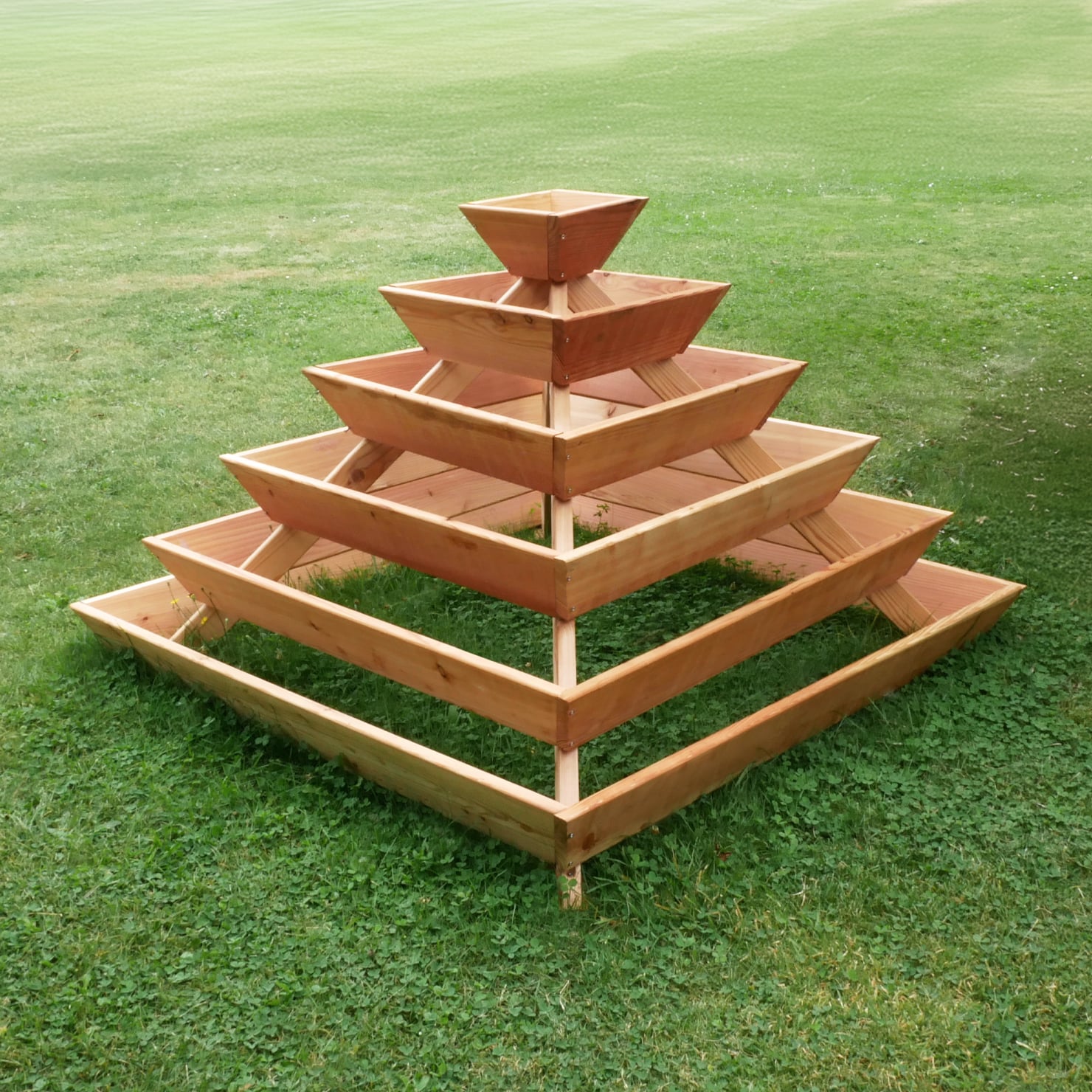 Kräuterpyramide Verbena aus Lärchenholz Kräuterpyramide Verbena aus Lärchenholz